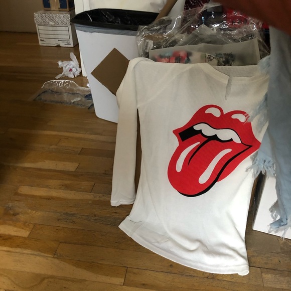 Sold Out ! New| Lip 👄 Tee, Long-Sleeve|SM - Picture 5 of 10